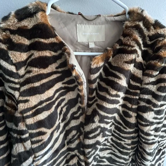 Banana Republic Cropped Zebra Print Lady Jacket - Picture 6 of 12